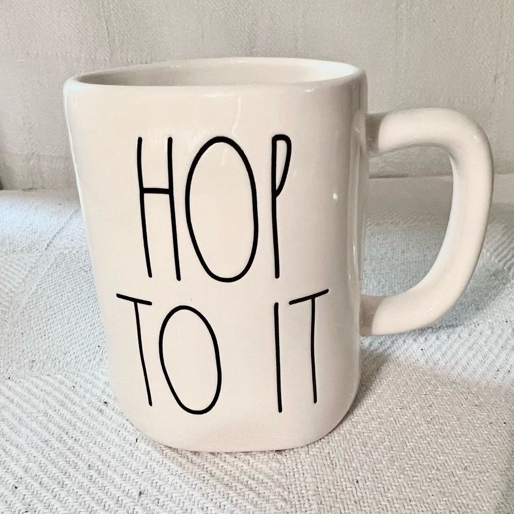Rae Dunn Hop To It Easter Coffee Mug NWOT.